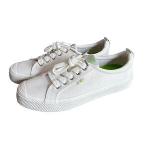 Cariuma OCA Low Off White Canvas Sneaker Women’s 8